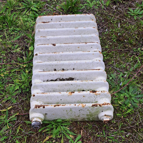 Small white cast iron central - small,